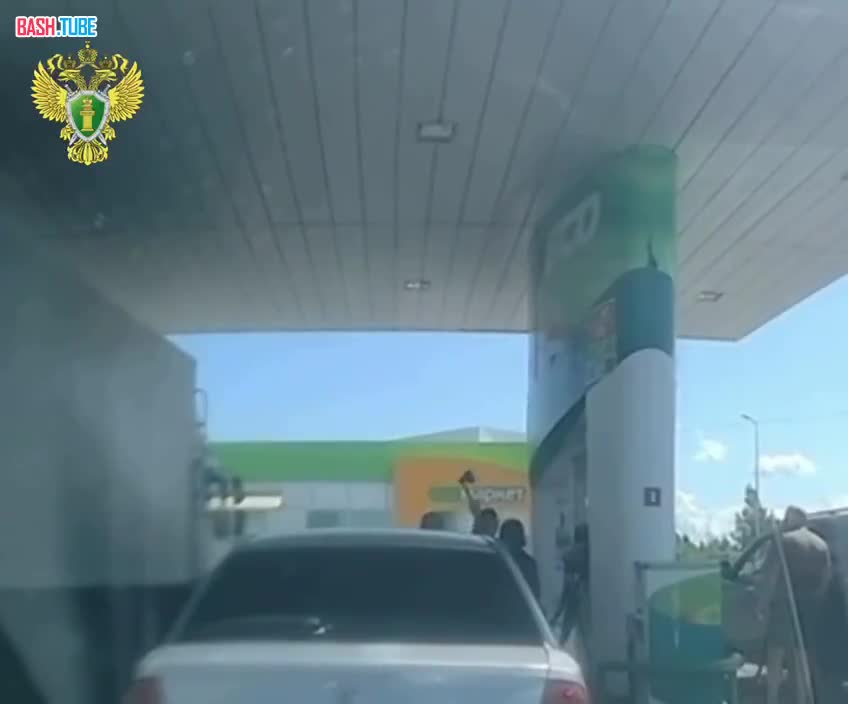  В Дальнереченске водитель ударил мотоциклиста топором за заправку вне очереди