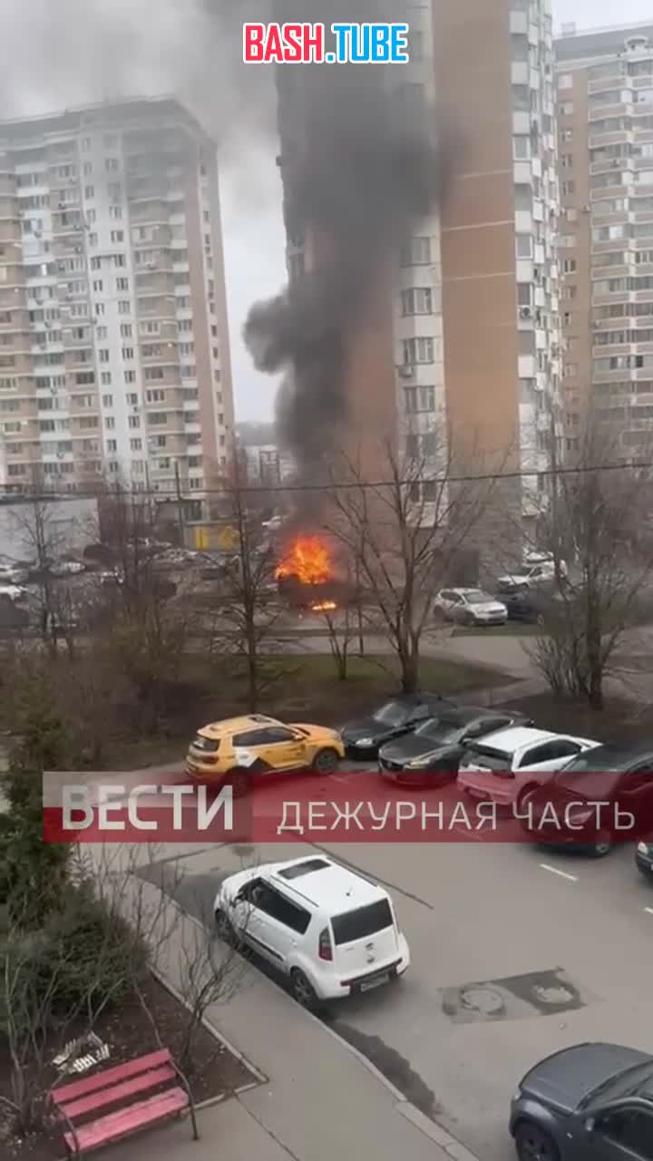  Очевидцы делятся новыми кадрами последствий подрыва автомобиля в Новой Москве