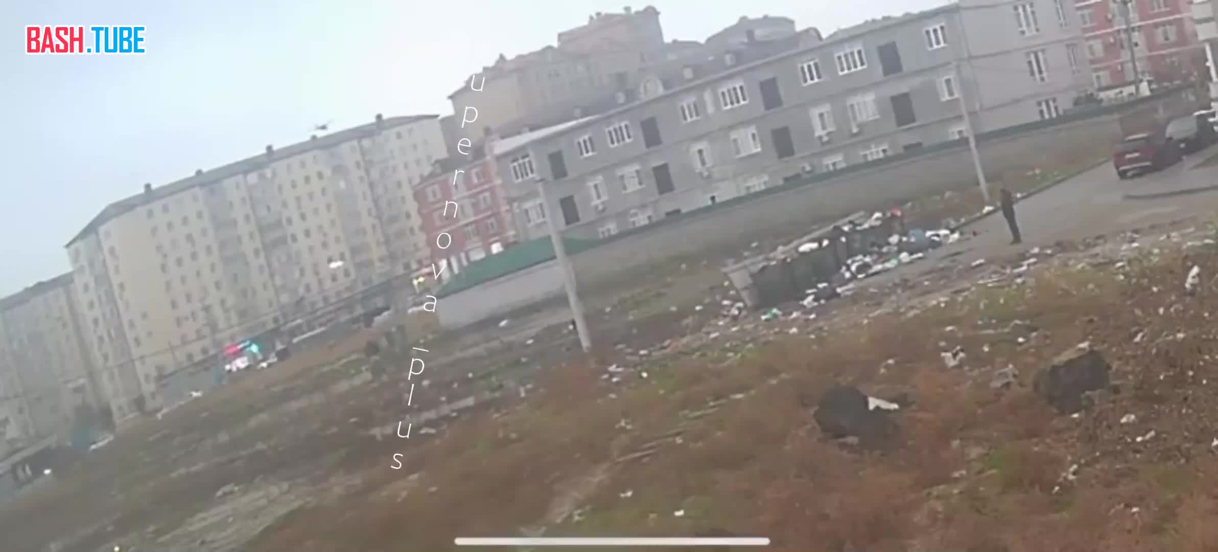  Момент прилета украинского дрона-камикадзе по крыше многоэтажки в Каспийске, Республика Дагестан