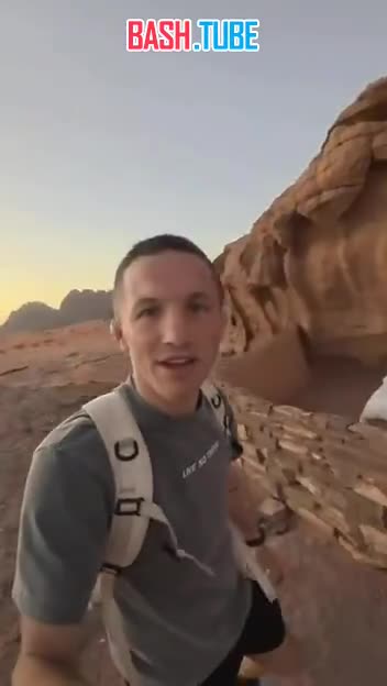  Тиктокер снял безумное жилье на Airbnb - кровать прямо посреди пустыни