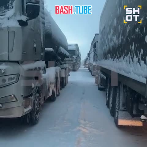  Гигантская пробка из сотен автомобилей образовалась на трассе около озера Байкал в Бурятии