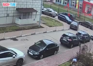  В Подмосковье девушка разбила машину крышкой канализационного люка