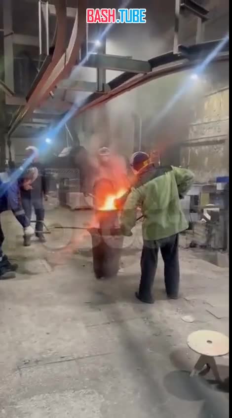  В Новосибирской области три человека получили ожоги и переломы после взрыва раскаленного металла на заводе