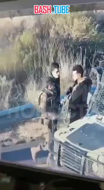  В Израиле палестинец попытался перерезать горло солдатам ЦАХАЛ, но был ликвидирован: кадры нападения попали на видео