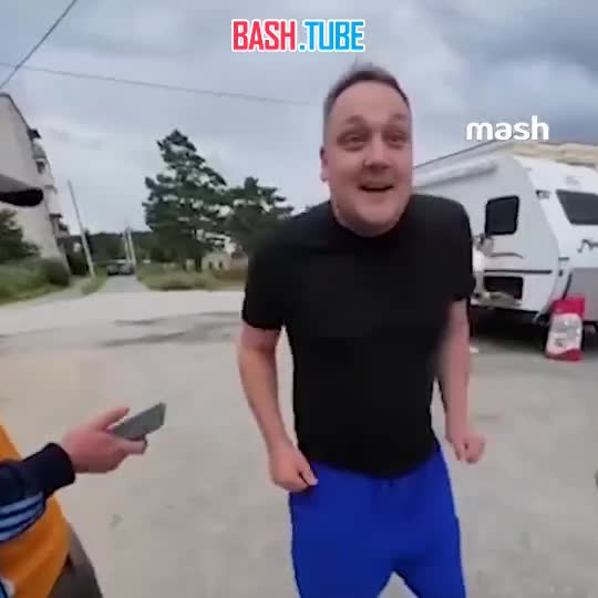  Китайских блогеров выгнали из уральской деревни за недельное спаивание местных водкой