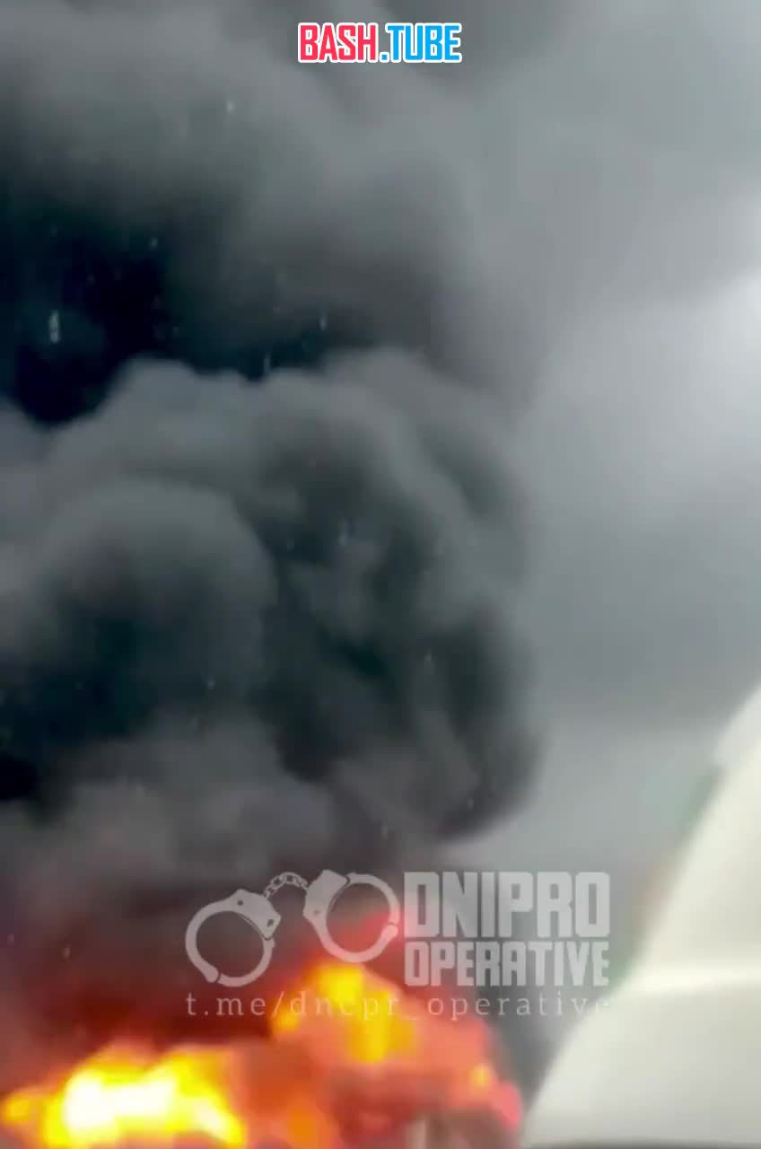  Пожар на территории промышленного объекта в Днепропетровске после комбинированного удара