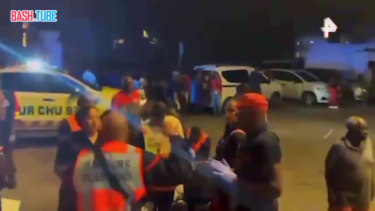  Автомобиль въехал в толпу во время рождественской вечеринки во французском Сент-Анне