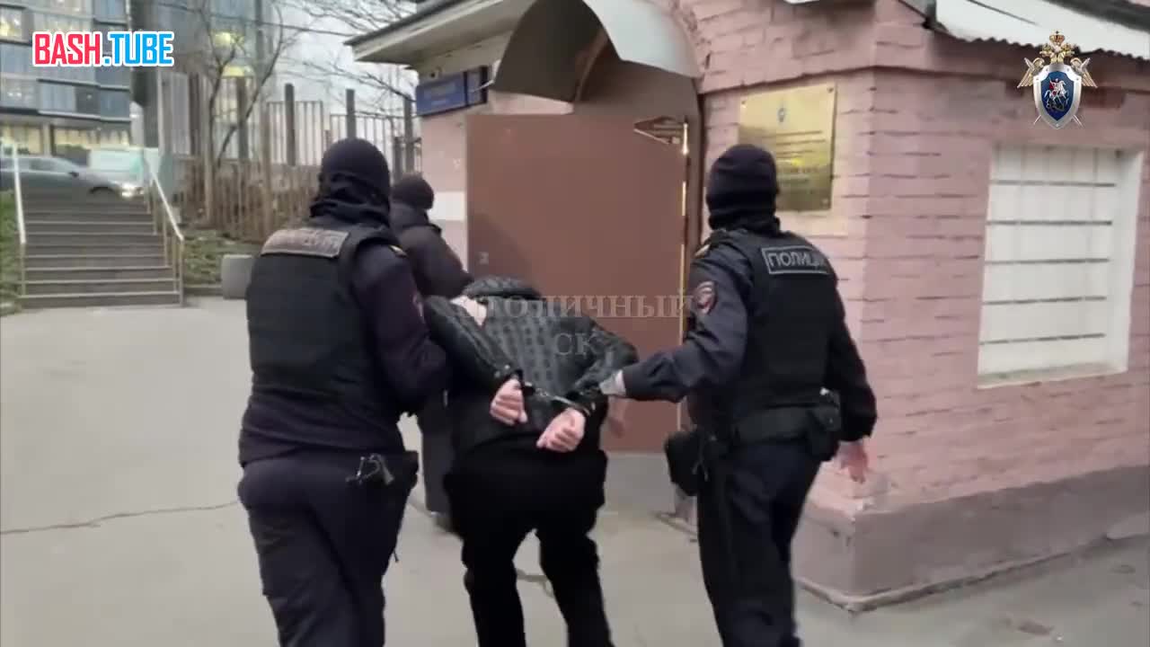  Мужчину, тренировавшему боксерские удары на памятнике ветеранам МЧС в Москве, задержали