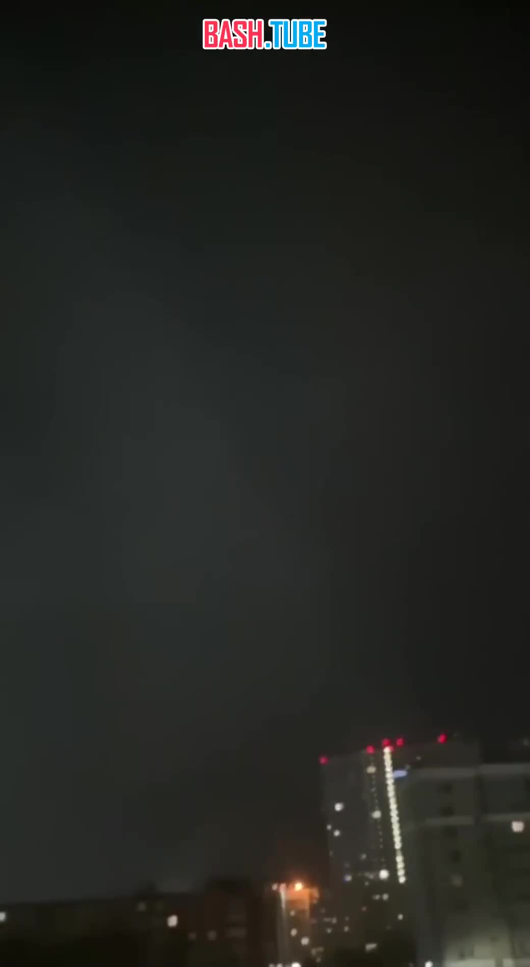  Один из украинских дронов-камикадзе, атаковавших Рязань, врезался в крышу многоэтажного дома