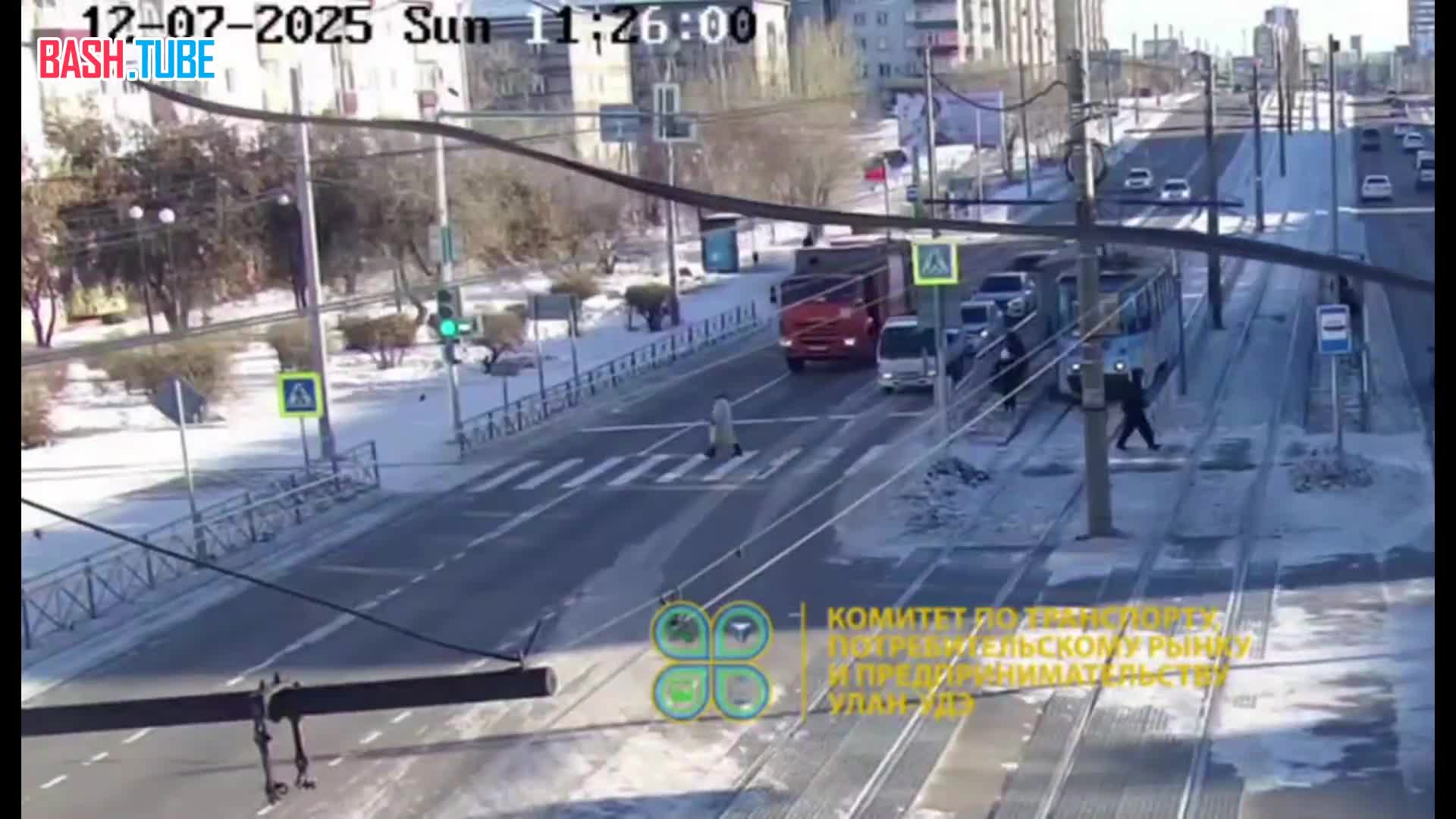  В Бурятии женщина выбежала под колеса мусоровоза: она скончалась в больнице