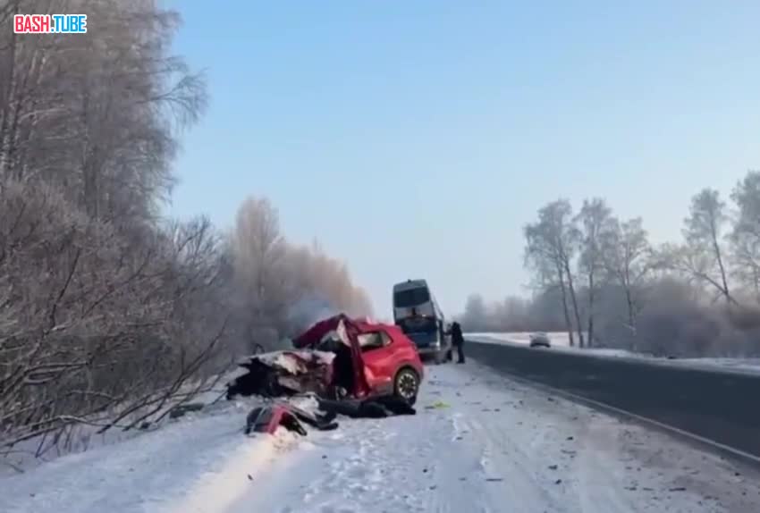  В Красноярском крае в ДТП с автобусом пострадали 13 человек, - МВД