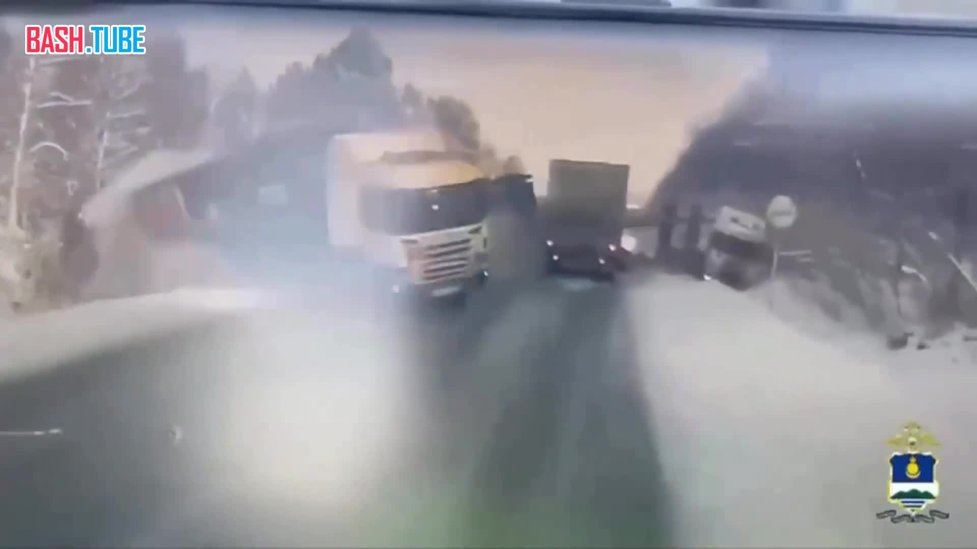  Трассу «Байкал» снова сковала огромная пробка. Там сейчас морозы до -20 °C