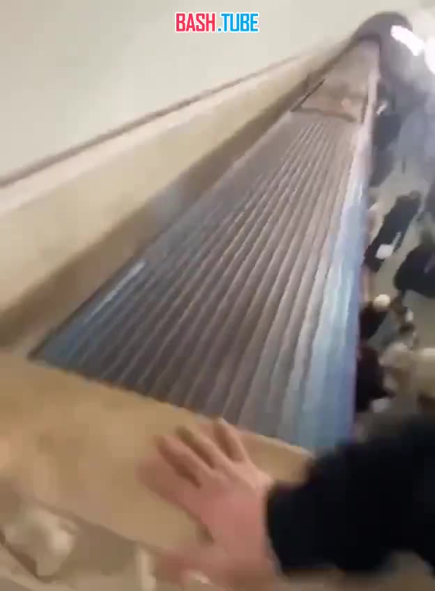  Юный дагестанец ради хайпа залез на вагон в московском метро