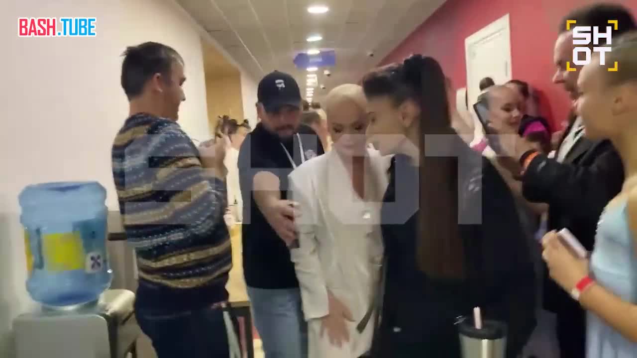  Лариса Долина отказалась комментировать ситуацию с квартирой и тайным дворцом