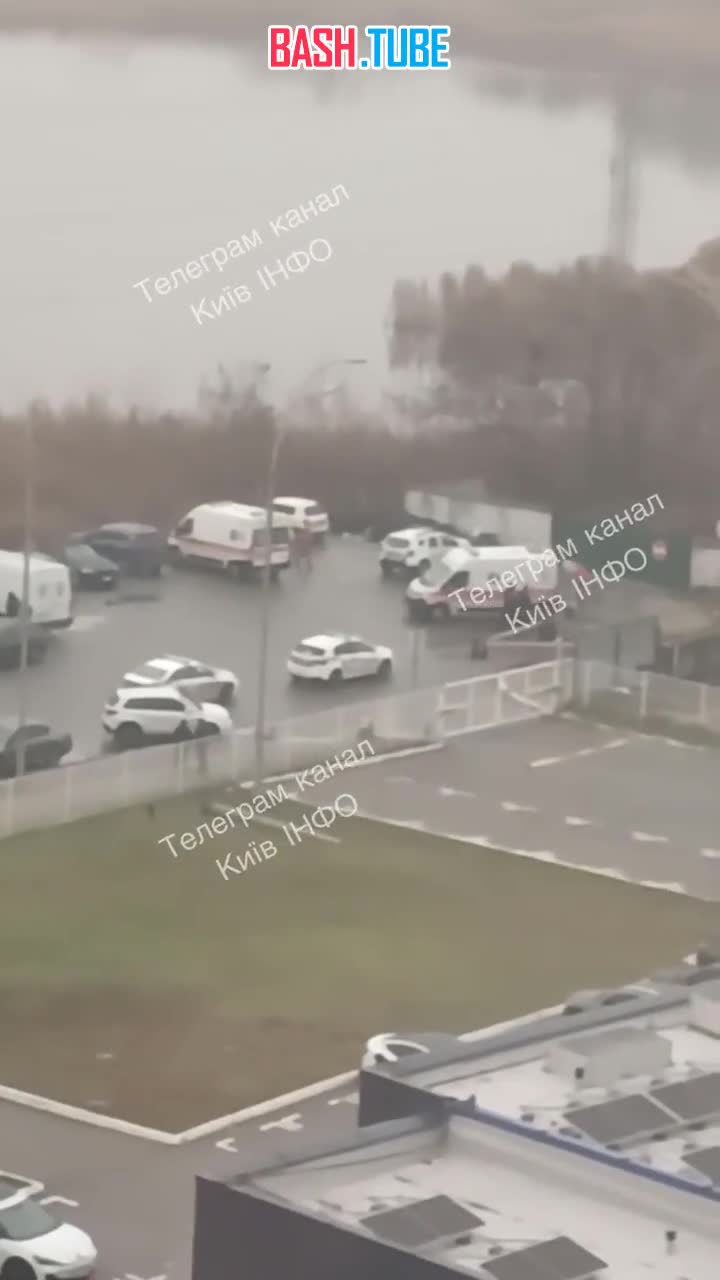  Взрыв в Киеве: у метро Харьковская погиб человек, второй ранен