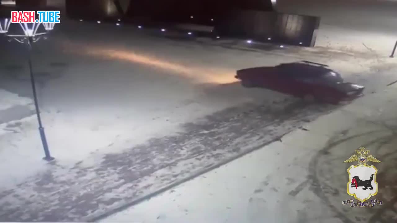  Юноша на «Жигулях» проехался по территории Мемориала Славы в городе Зима Иркутской области