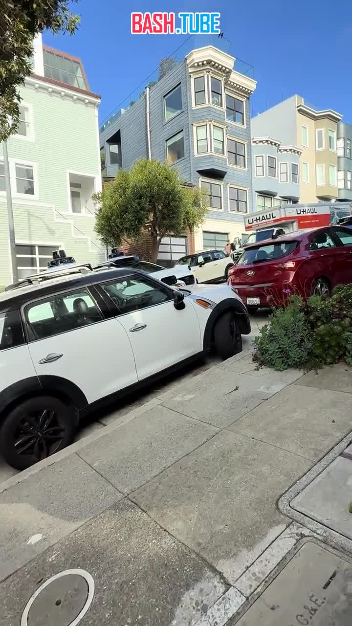  Роботакси Waymo устроили транспортный тупик в Сан-Франциско