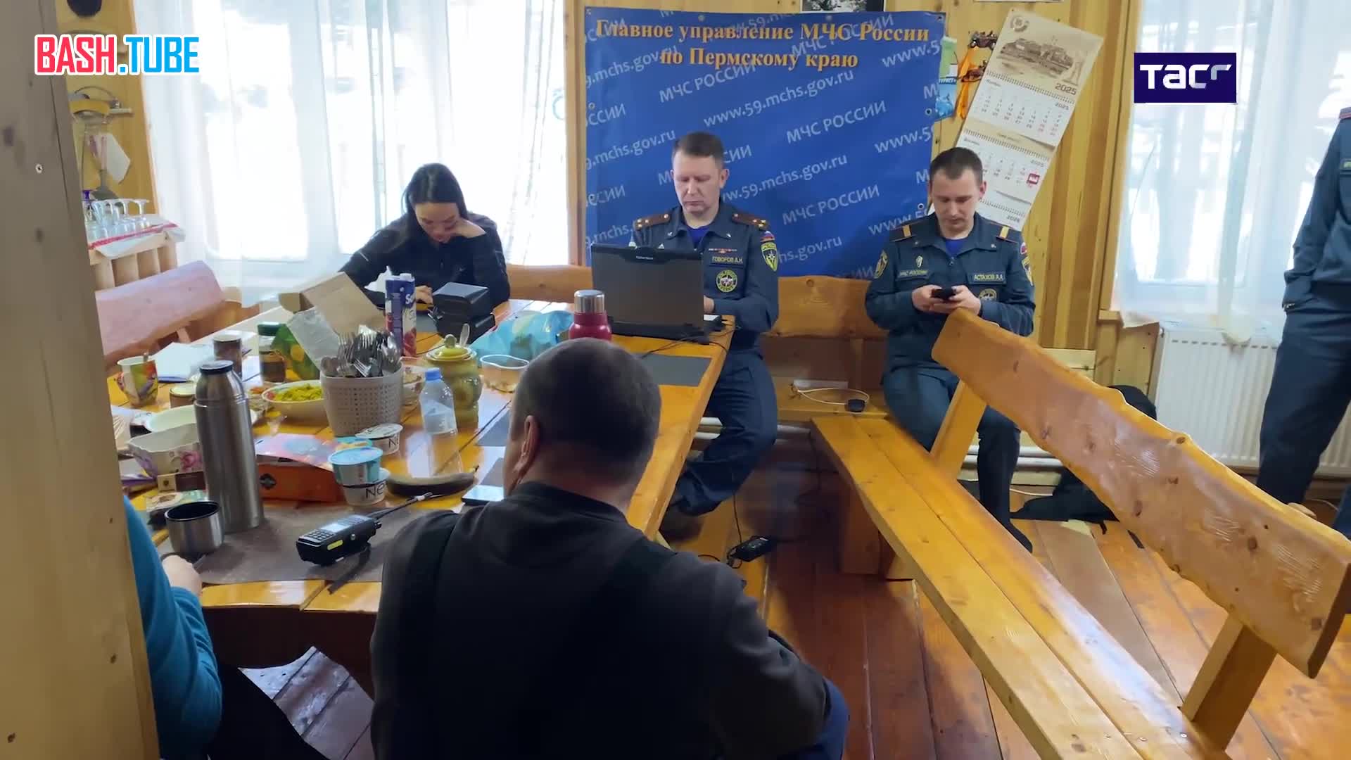  В Пермском крае ищут группу туристов, выевших на снегоходах