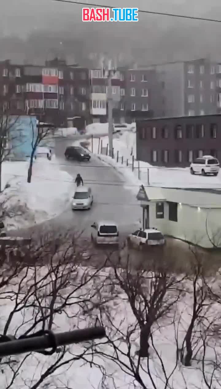 Тихоокеанский циклон превратил Камчатку в сплошной каток