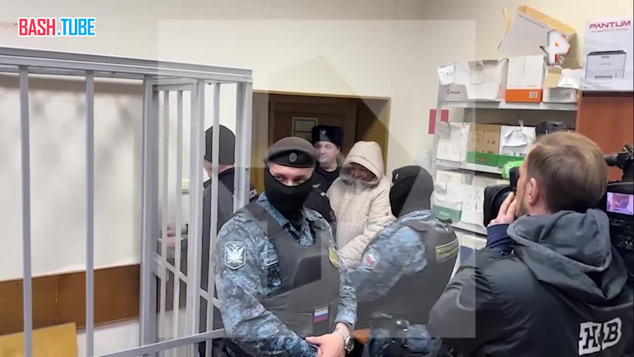  Суд Москвы арестовал на два месяца Наталию К., принимавшую роды у девушки в надувном бассейне в московской квартире