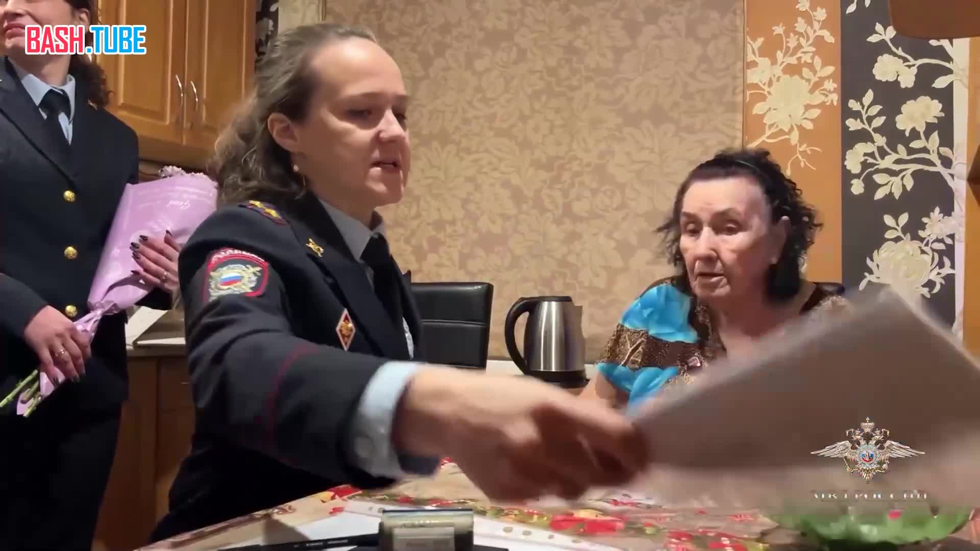  МВД помогает с российским гражданством пенсионерке из Казахстана, которая обратилась к Путину