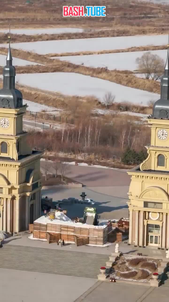  Гигантского снеговика построили в китайском Харбине