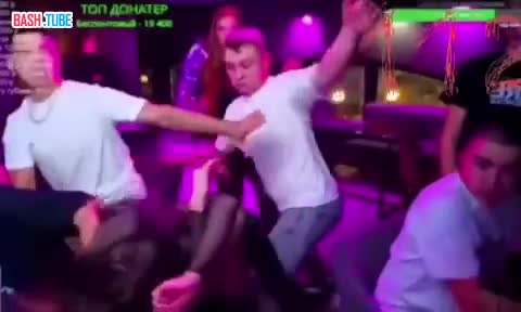  Полиция Екатеринбурга провела спецоперацию в баре «Хата», известном по стримам с жёсткими развлечениями и драками