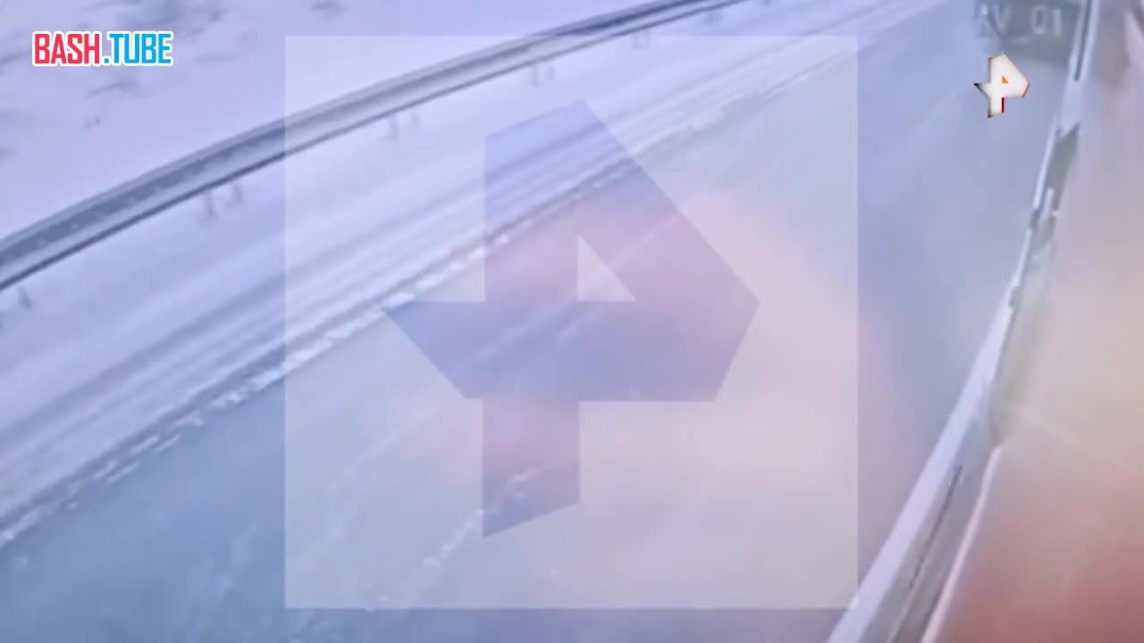  Момент аварии в Омской области, в которой погибли 6 человек и ещё 6 пострадали, поступил в распоряжение РЕН ТВ