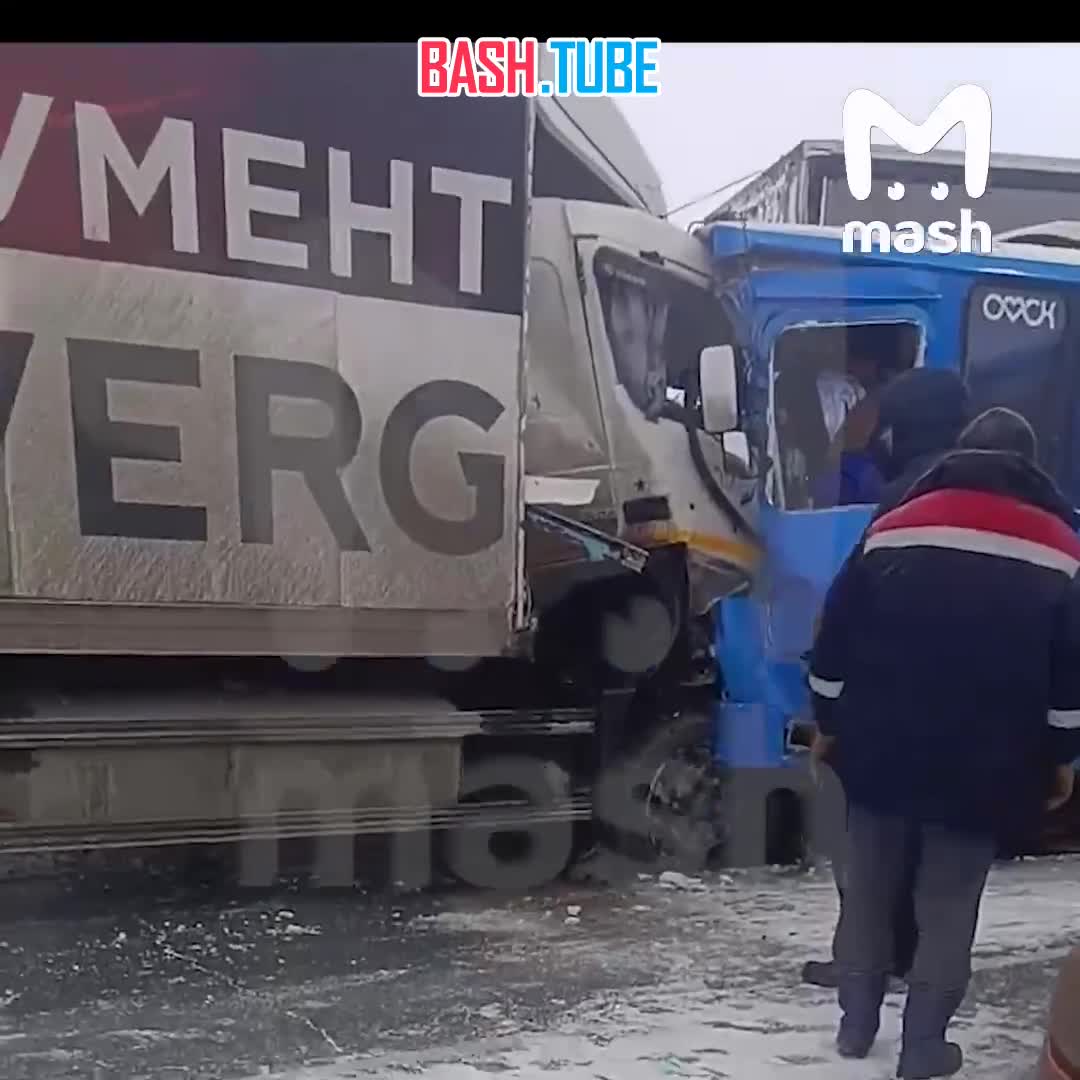  Минимум шесть человек погибли при столкновении машин на «трассе смерти» в Омской области