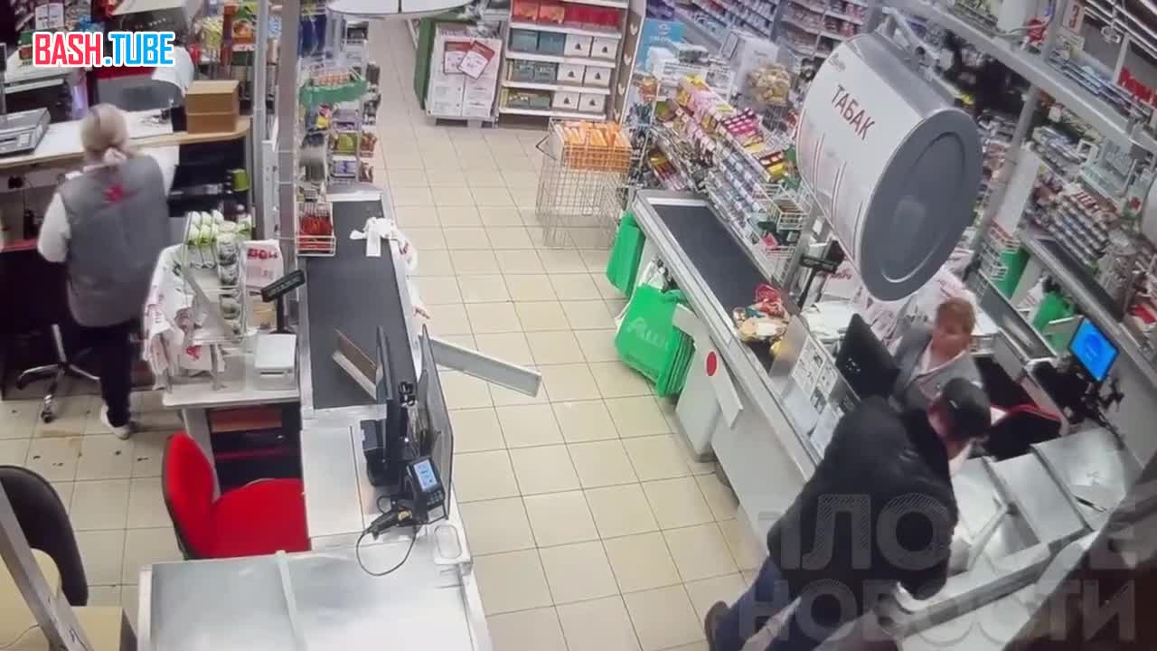  В ярославском супермаркете фитнес-тренер ударил ногой в живот посетительницу за то, что та не пропустила в дверях его пассию