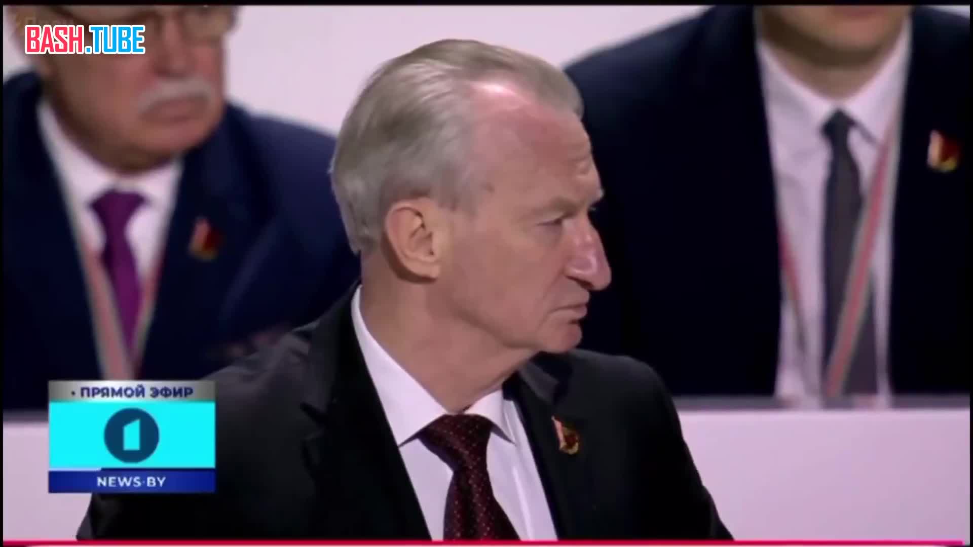  Сколько лет? - 25 лет. - Так нас уже с тобой не будет