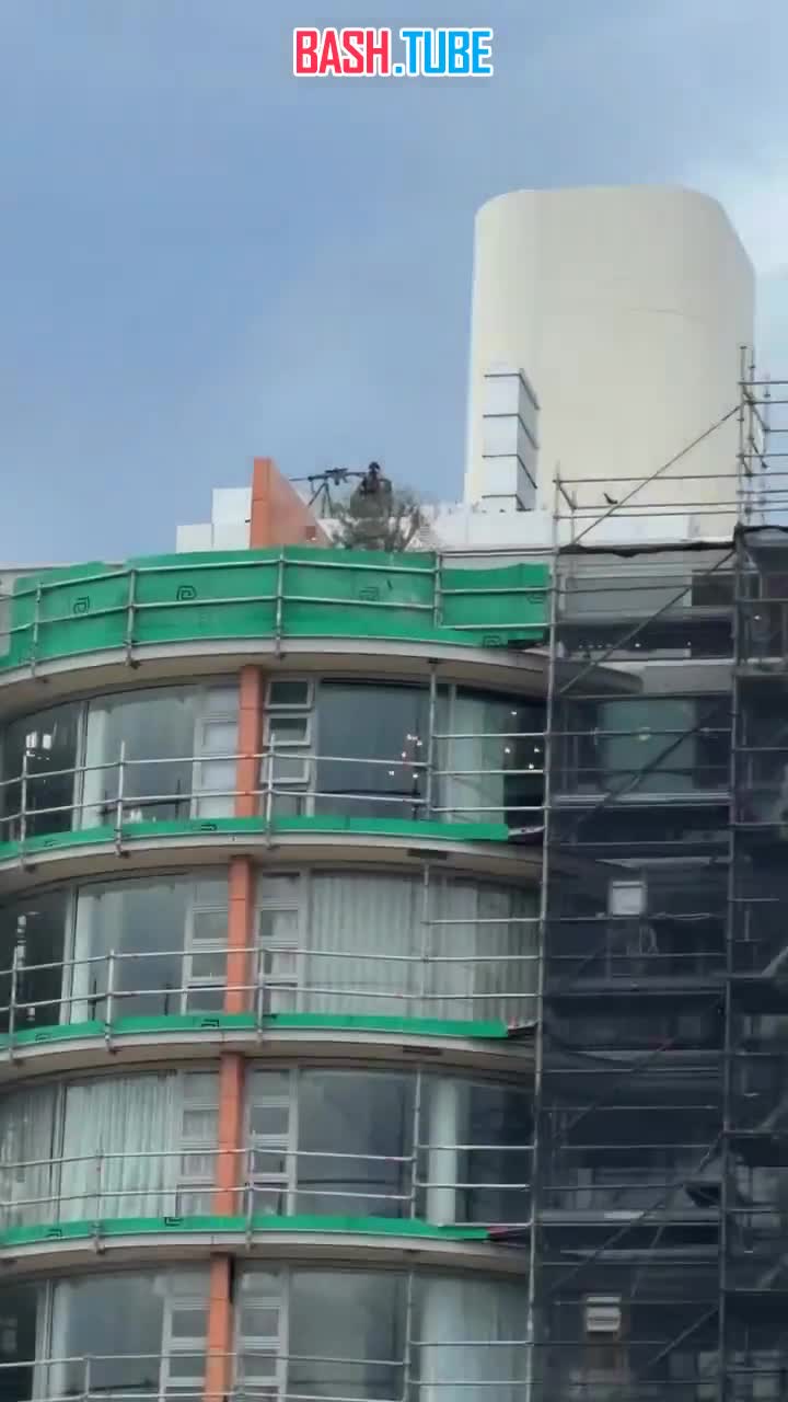  Снайперы на крышах и спецназ на земле