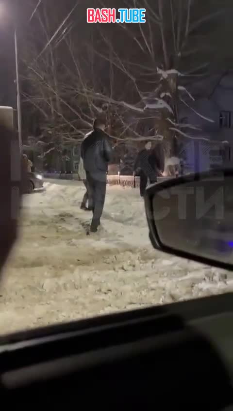  В Башкирии парень ударил ножом в горло прохожего, который пытался остановить драку