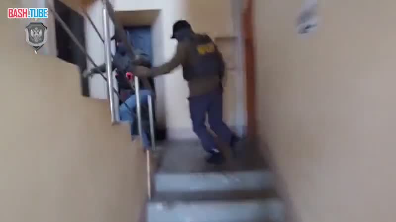  Сотрудники ФСБ задержали вербовщика, подстрекавшего жителей ЛНР к терактам