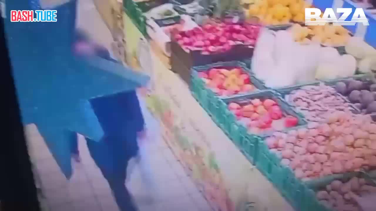  Мужчина устроил стрельбу из автомата в супермаркете в Донецке