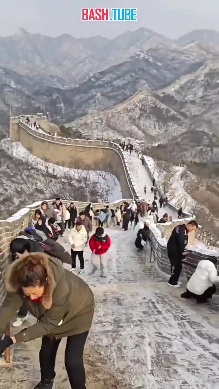  Гололëд добрался и до Великой китайской стены