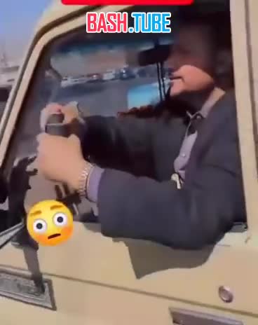  Житель Ливии решил побаловаться с гранатой, но та сдетонировала прямо у мужчины в руке