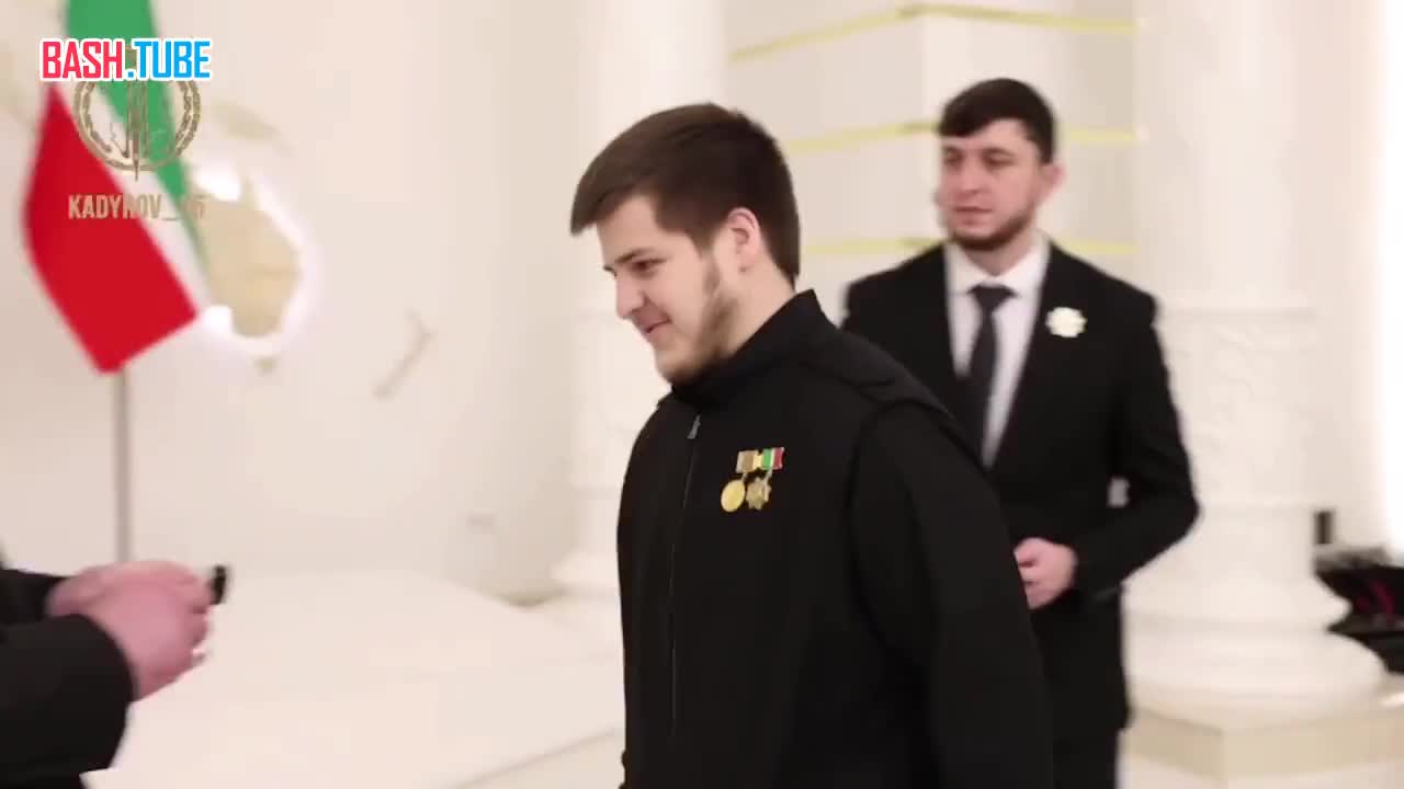  Адаму Кадырову вручили медаль памяти первого президента Чечни