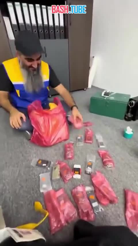  Ливийский бизнесмен спустя 16 лет получил заказанную им партию кнопочных Nokia