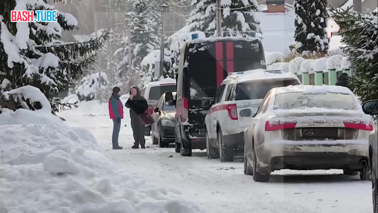  Экс-жена Алексея Скляра, тело которого нашли в его доме в Москве, приехала на место инцидента