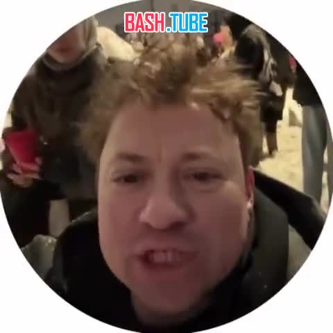  Москвичи устроили рейвы на снежной горе на Миусской