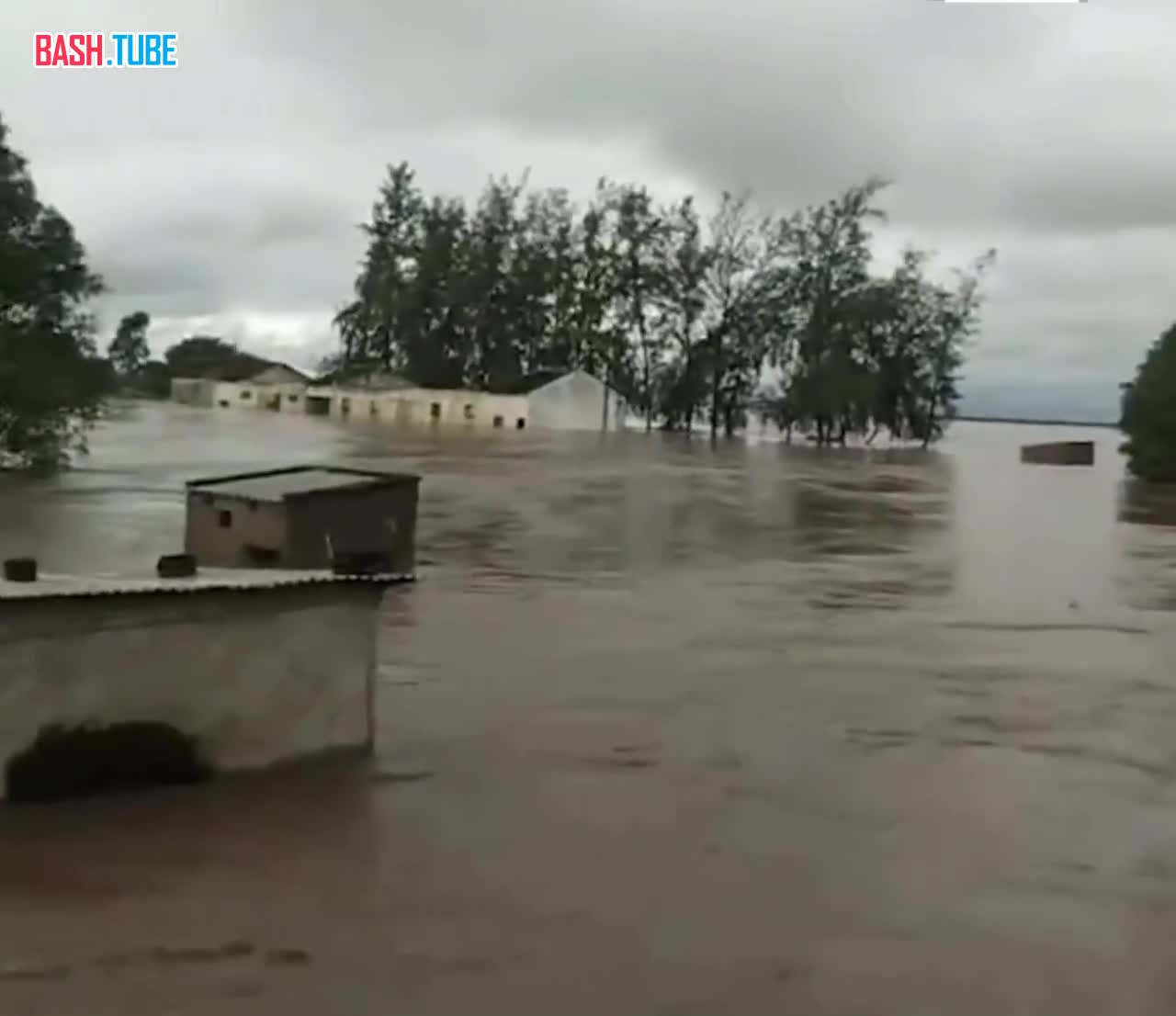  Наводнения в Мозамбике отрезали столицу от остальной страны