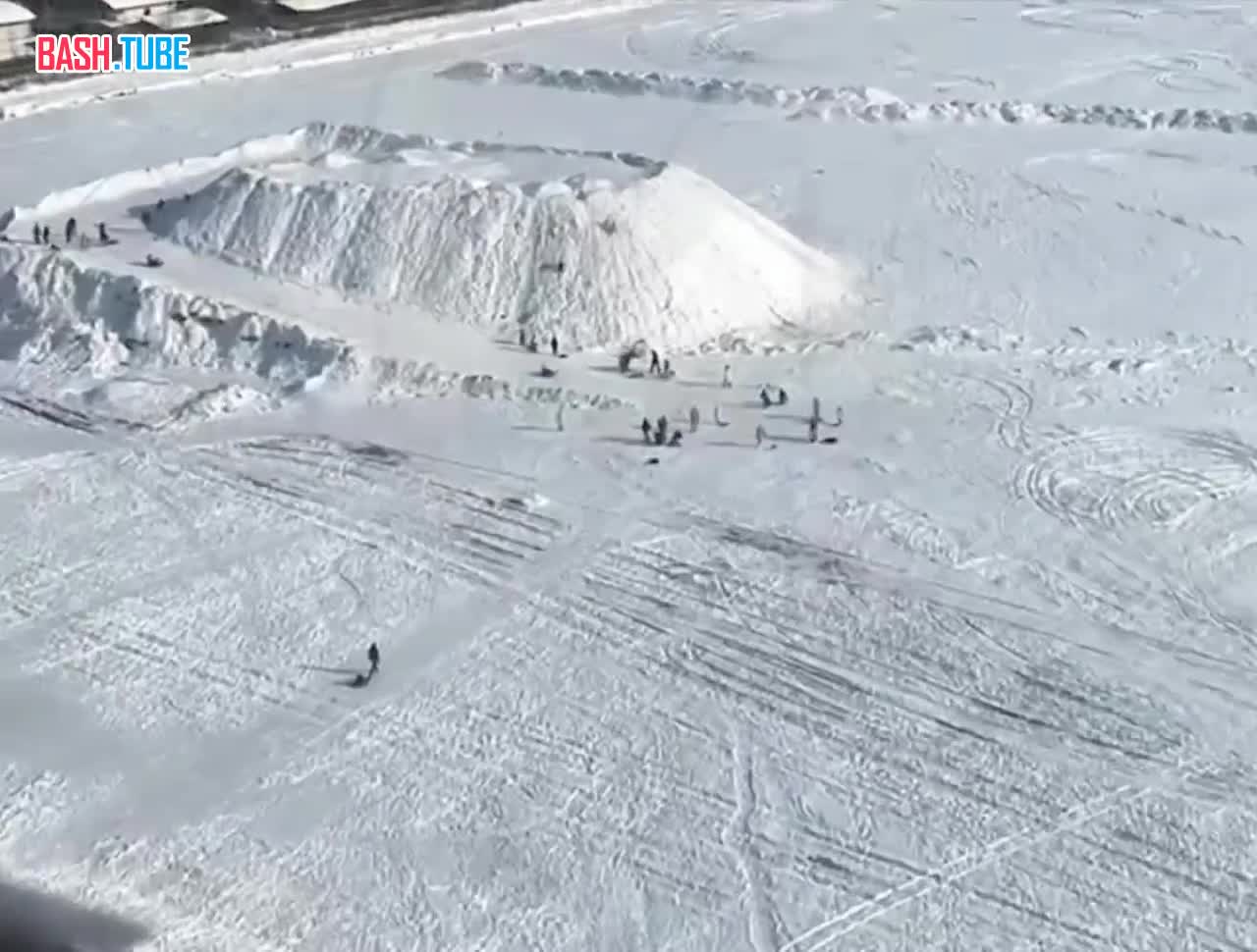  В Краснодаре родители избили тракториста из-за детской горки, - СМИ
