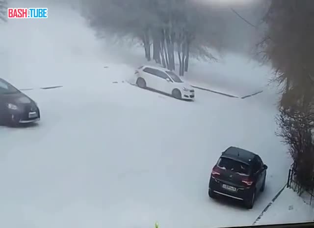  Иркутский тренер спас ребенка из горящей машины