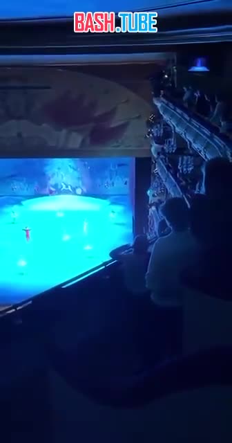  Неприличная надпись появилась в декорациях Большого театра