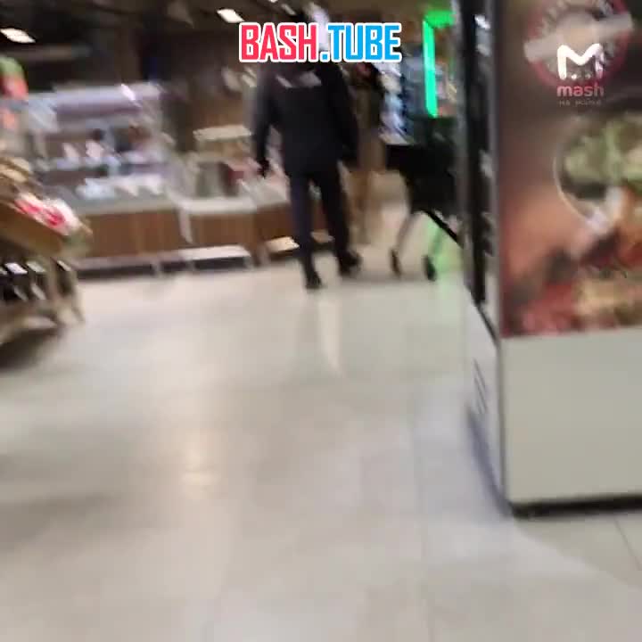  Массовые проверки сотрудников начались в «Перекрёстке» - прямо сейчас документы смотрят у работников в ТЦ «Галерея»