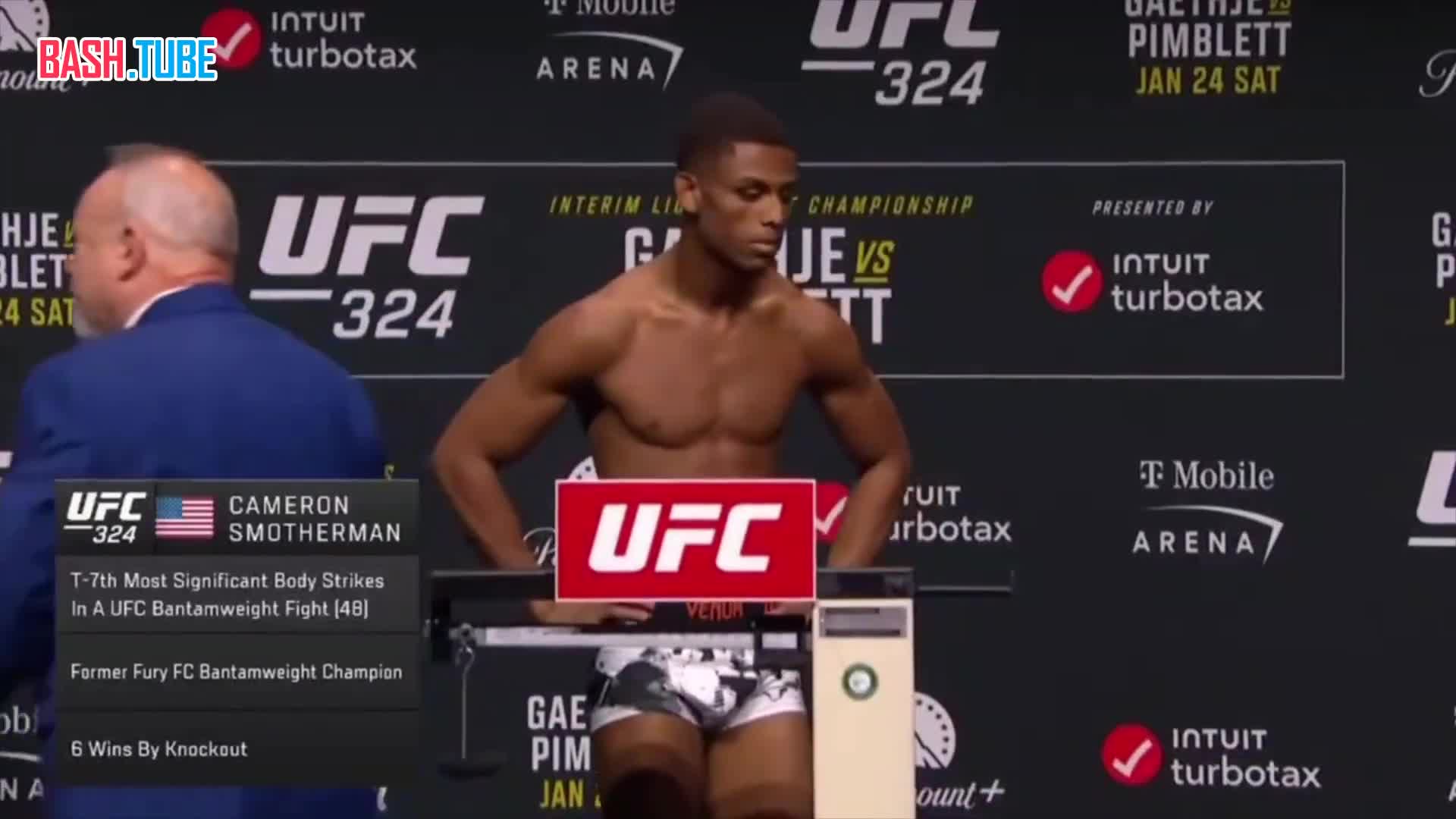  Боец UFC после изнурительной «сушки» рухнул лицом на пол сразу после взвешивания