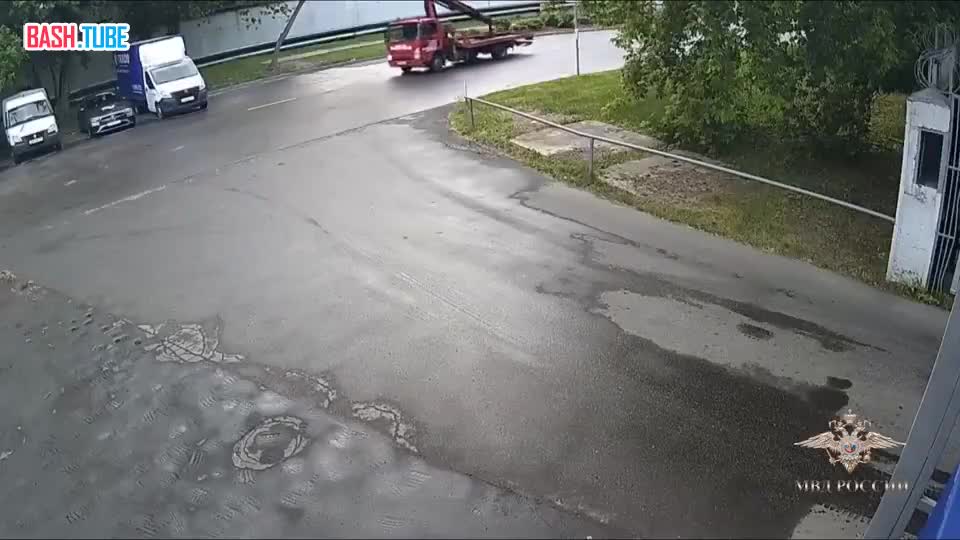  26 автомобилей украл владелец эвакуатора за полгода с автостоянки в Москве на сумму более 64 миллиона рублей