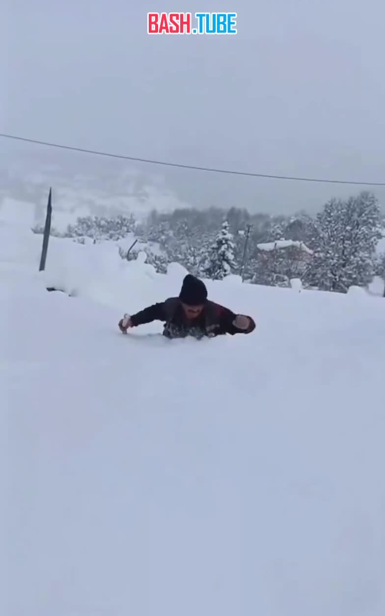  В Турции снегопады завалили города сугробами до 2,5 метра, - СМИ