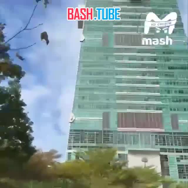  Алекс Хоннольд залез на небоскрёб Taipei 101 высотой 508 метров на Тайване